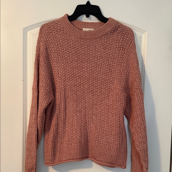 Universal Thread sweater - Picture 1 of 3